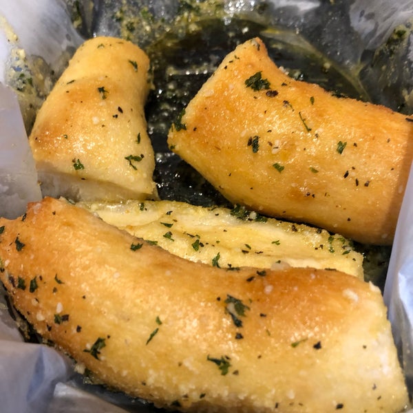 Starters Bar & Grill American Restaurant in Detroit