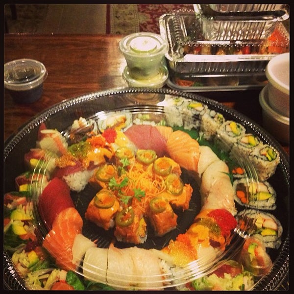 8/10/2013にjohn c.がYummy Sushiで撮った写真
