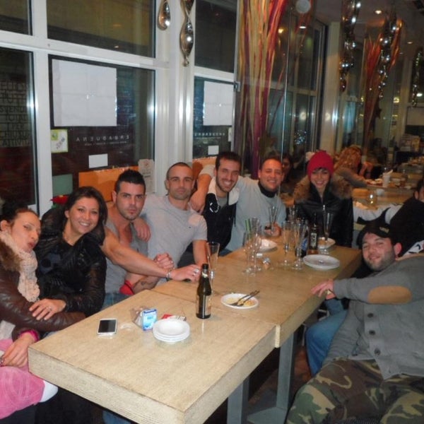Foto diambil di Yerbabuena Restaurant/Cafè oleh Giammarco M. pada 3/16/2013