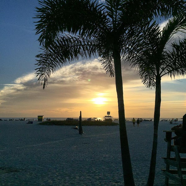 Снимок сделан в Postcard Inn on the Beach пользователем CoachSander V. 12/30/2015