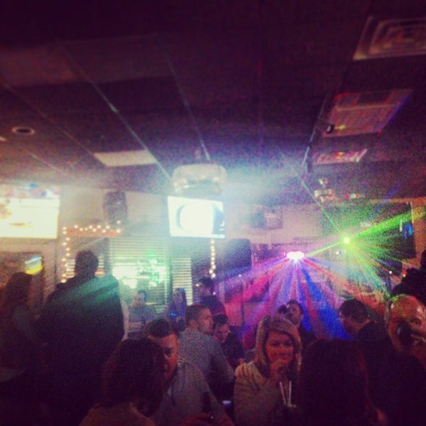 12/15/2013 tarihinde Eli Y.ziyaretçi tarafından Harpo&#39;s Bar and Grill'de çekilen fotoğraf