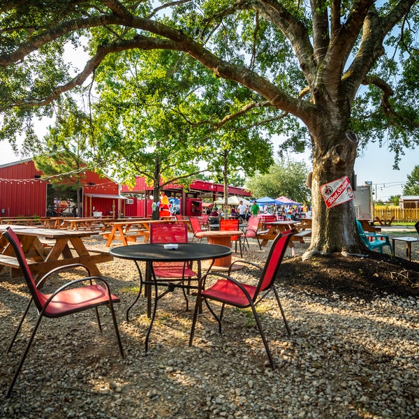 Das Foto wurde bei Rosehill Beer Garden von Rosehill Beer Garden am 8/16/2018 aufgenommen