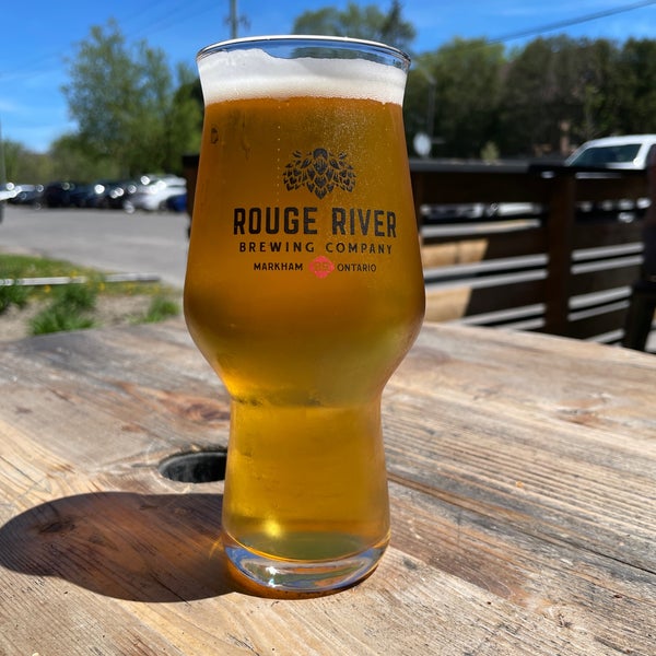 Das Foto wurde bei Rouge River Brewing Company von Joshua C. am 5/14/2022 aufgenommen