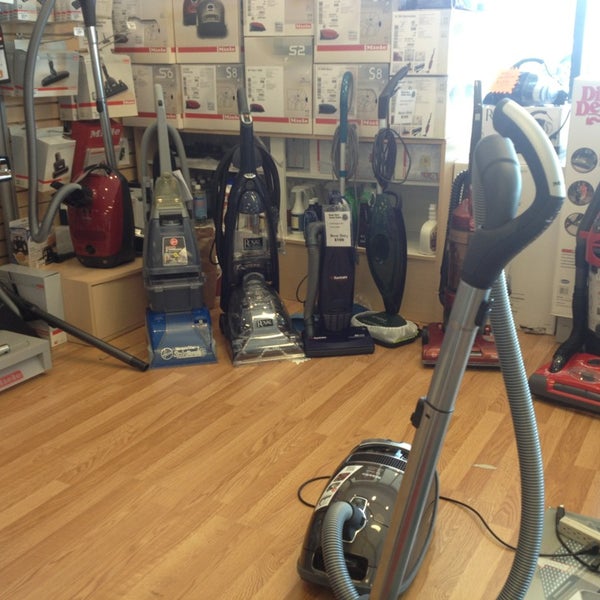 7/1/2013にDani E.がQuality Sewing &amp; Vacuumで撮った写真