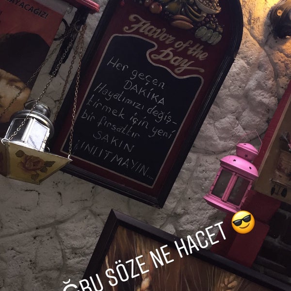Das Foto wurde bei Başak Cafe von Gamze T. am 10/9/2018 aufgenommen