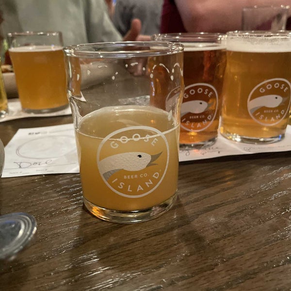 Photo taken at Goose Island Brewpub by Jerae D. on 11/4/2022