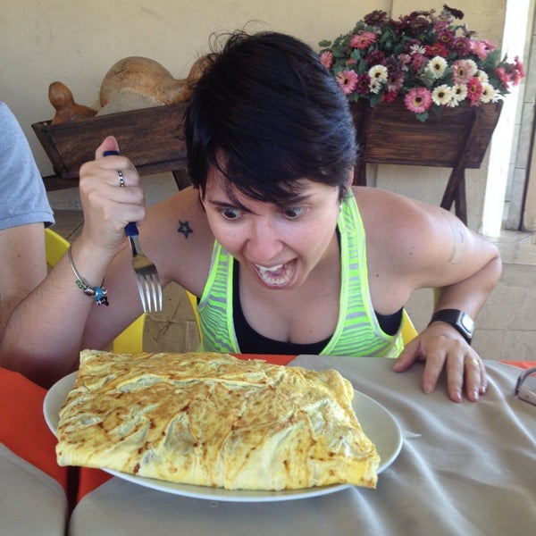 O omelete de carne seca com catupiry e palmito é uma delícia!