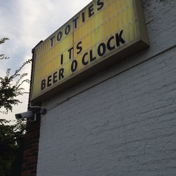 Tooties on Lowry Burger Joint in Cleveland