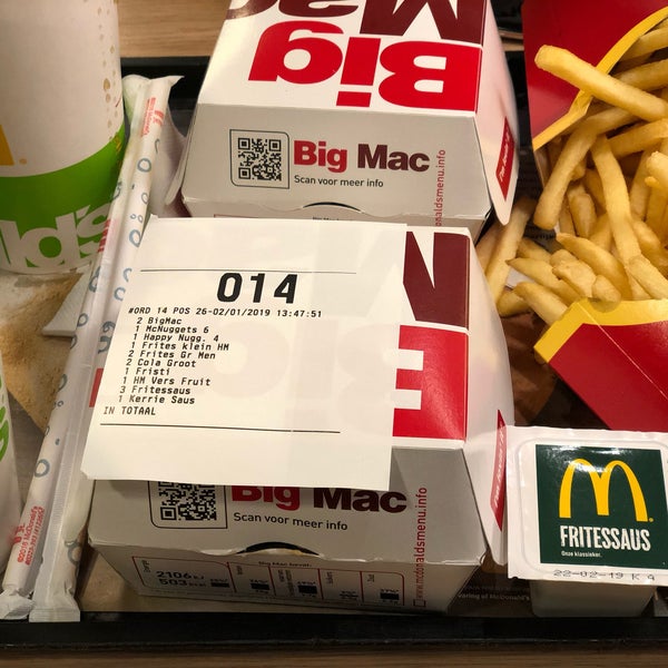 รูปภาพถ่ายที่ McDonald&#39;s โดย 𝓐𝓈𝒾𝓎𝑒. 𝓚 เมื่อ 1/2/2019