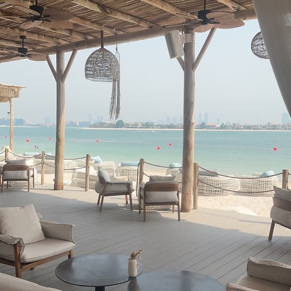 Foto diambil di Sofitel Dubai The Palm Resort &amp; Spa oleh A..S pada 9/22/2023