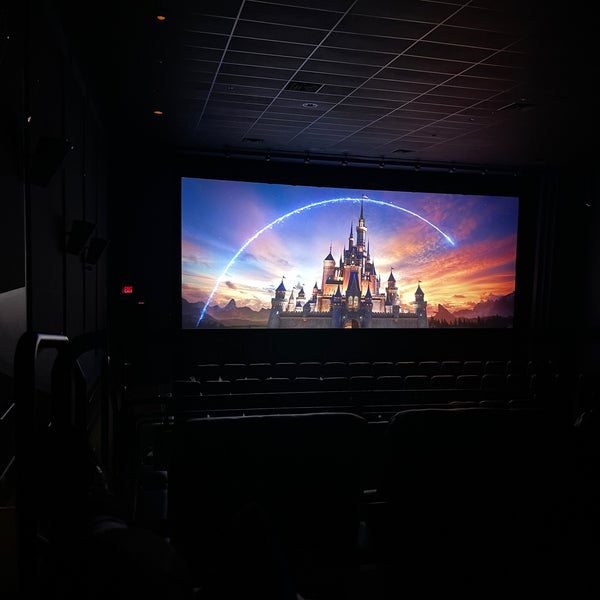 Emagine Willow Creek Movie Theater in Plymouth