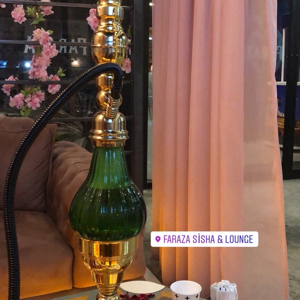 Das Foto wurde bei Faraza Sisha &amp; Lounge von Hayat B. am 5/18/2019 aufgenommen