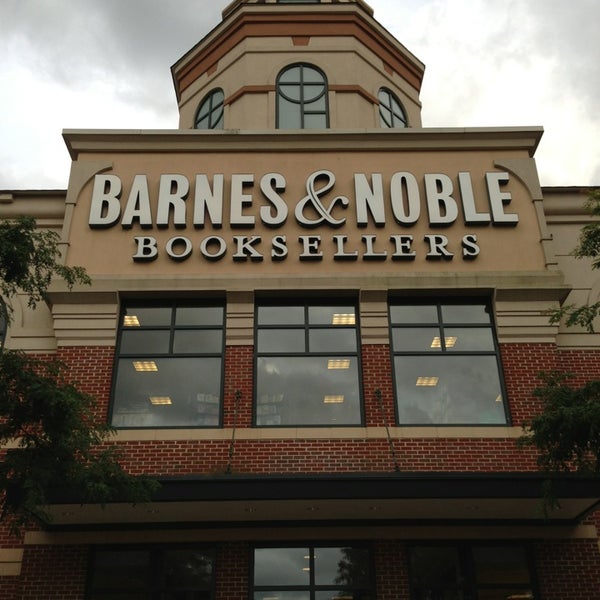 Barnes Noble Clarendon Courthouse 16 Tips From 2896 Visitors
