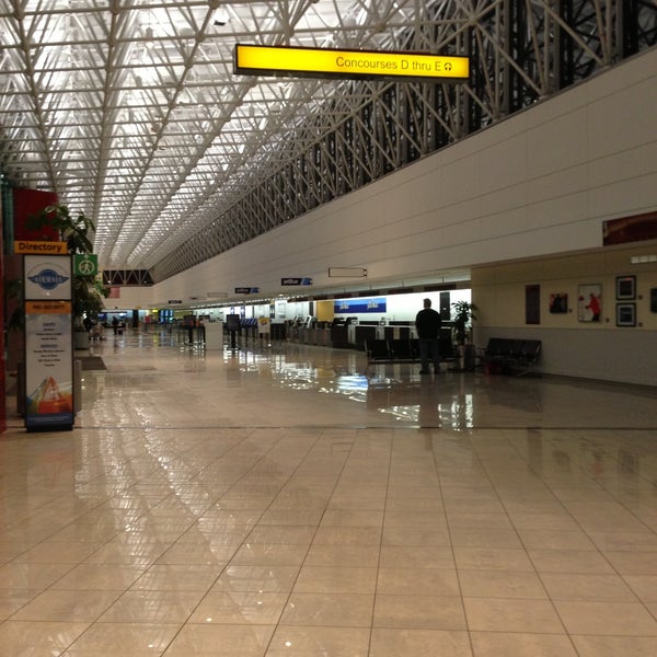 4/16/2013 tarihinde David ⚡.ziyaretçi tarafından Baltimore/Washington International Thurgood Marshall Airport (BWI)'de çekilen fotoğraf