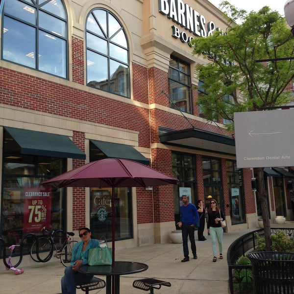 Photos At Barnes Noble Clarendon Courthouse 16 Tips From