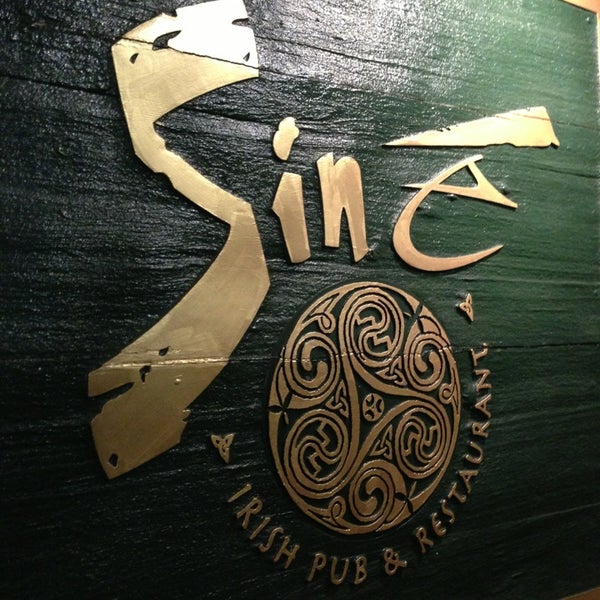 Photo taken at Siné Irish Pub &amp; Restaurant by David ⚡. on 3/31/2013