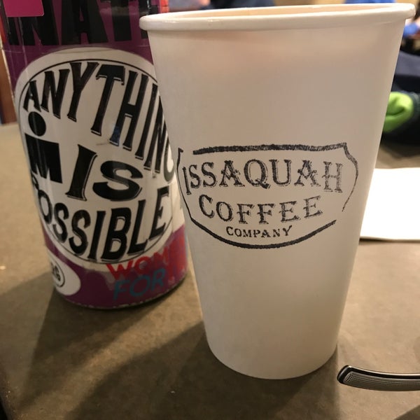 Foto diambil di Issaquah Coffee Company oleh Robin H. pada 10/5/2018