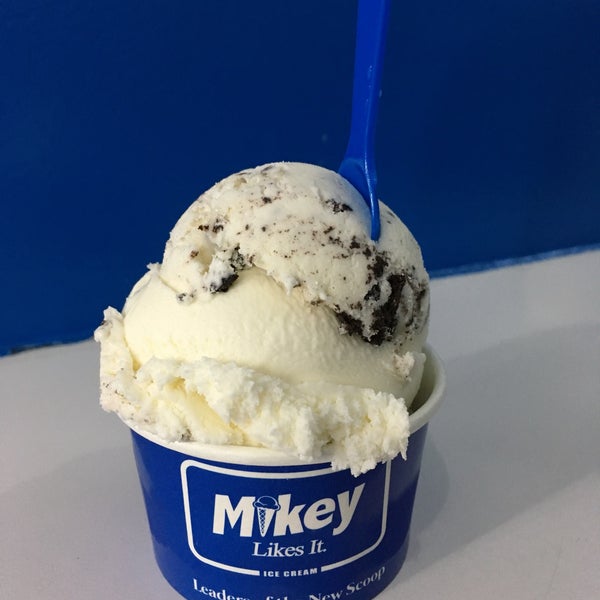 1/26/2017 tarihinde Jinniziyaretçi tarafından Mikey Likes It Ice Cream'de çekilen fotoğraf