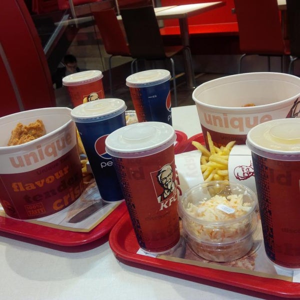 Photo taken at KFC by Shar K. on 5/11/2014