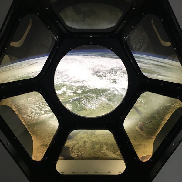 Снимок сделан в Planetarium Niebo Kopernika пользователем Lulaa G. 11/5/2016