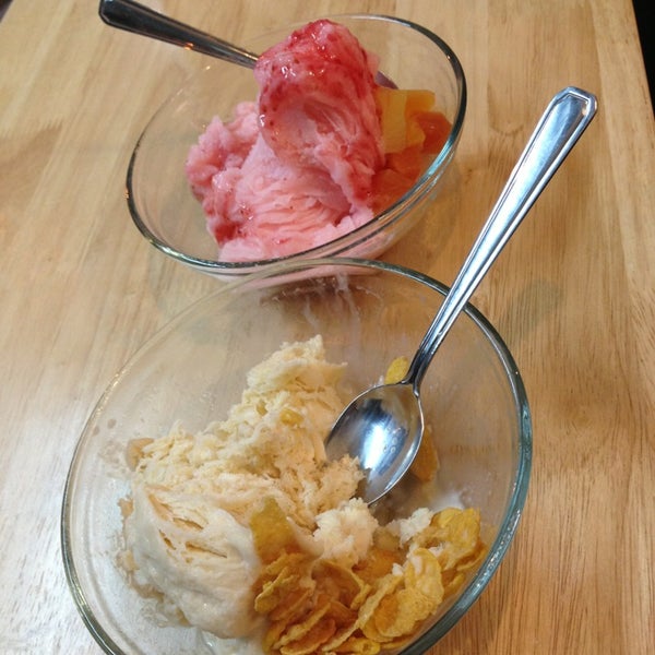 Photos At Topping Bar Frozen Yogurt Shop