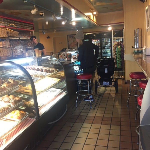 Photo taken at House Of Bagels by Eric C. on 12/10/2017