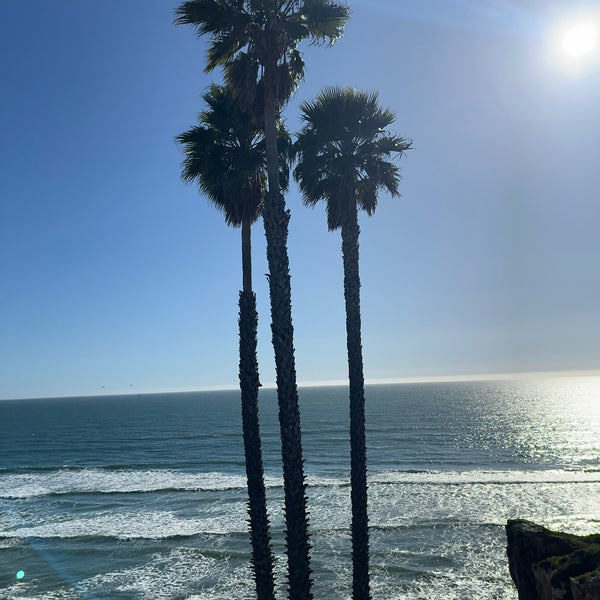 Photo taken at SeaCrest OceanFront Hotel in Pismo Beach by Eric C. on 4/2/2024