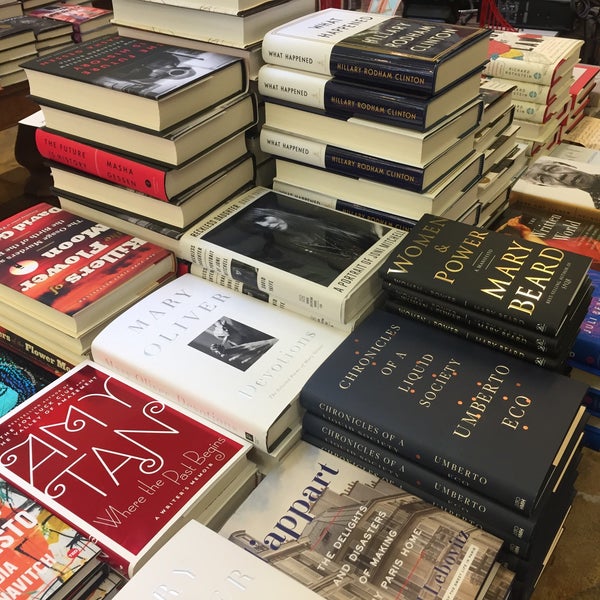 12/9/2017 tarihinde Eric C.ziyaretçi tarafından The Booksmith'de çekilen fotoğraf