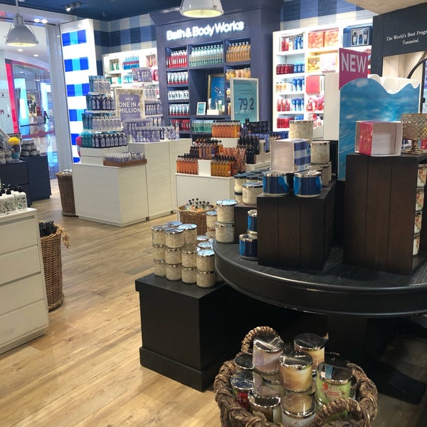 Bath Body Works Dream In The Sky Dance In The Rain In 2020 Body Care Bath And Bodyworks Dancing In The Rain