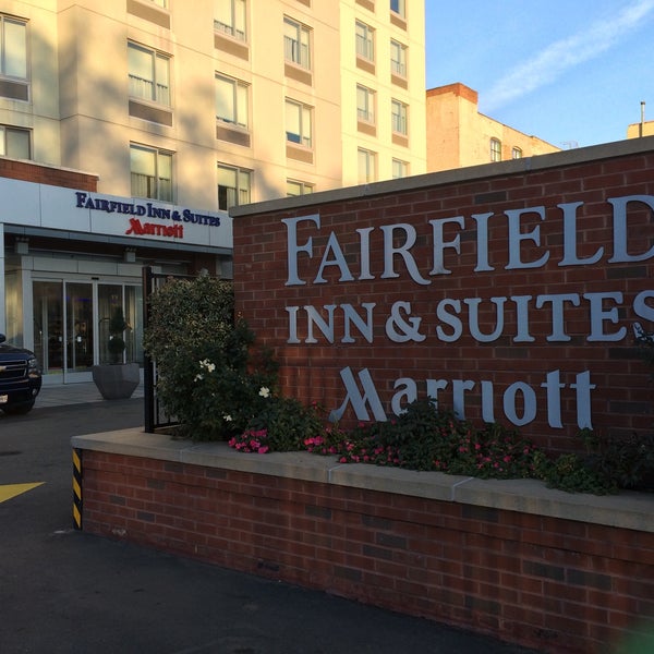 Foto tirada no(a) Fairfield Inn &amp; Suites By Marriott New York Brooklyn por Michael D. em 11/13/2016