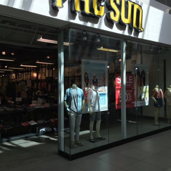 PacSun Outlet Clothing Store in Auburn