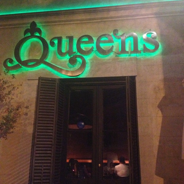 Queen's (Now Closed) Bar in Rosario