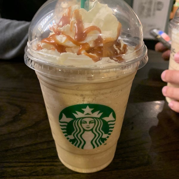 Снимок сделан в Starbucks пользователем Brent R. 5/22/2019