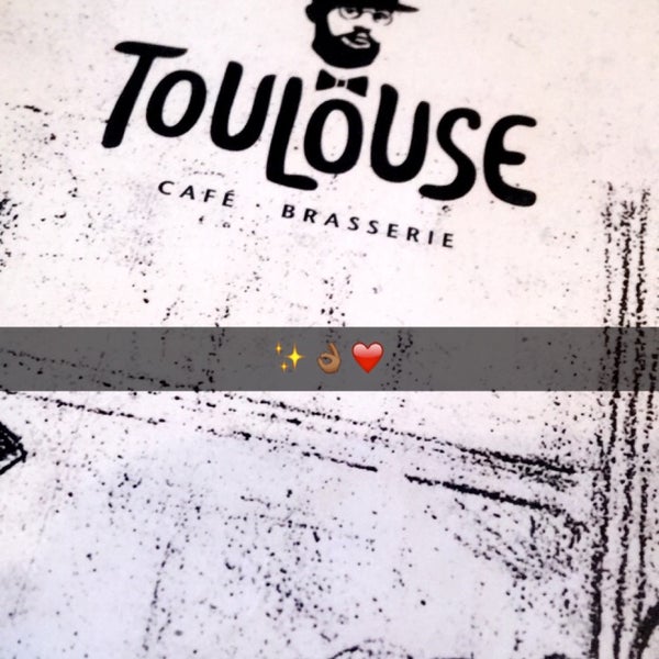 Photo prise au Toulouse Café-Brasserie par Ade E. le9/22/2016