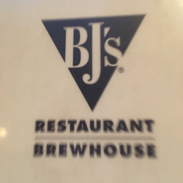 Foto scattata a BJ&#39;s Restaurant &amp; Brewhouse da Alyson J. il 11/2/2019