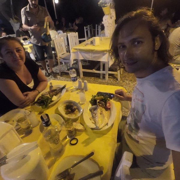 Foto tirada no(a) Sarıhoş Restaurant por Hülya G. em 8/21/2018