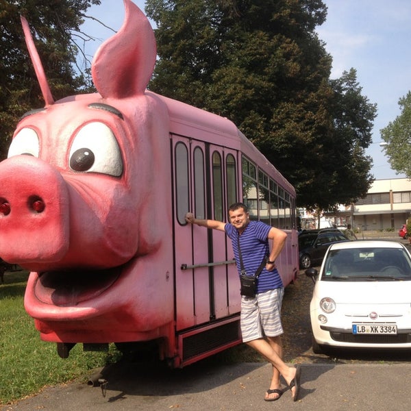 Foto tirada no(a) SchweineMuseum por Maksim K. em 7/18/2013