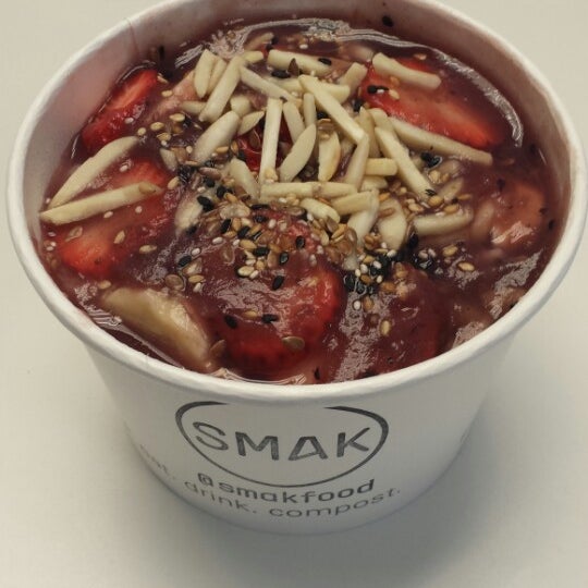 Das Foto wurde bei SMAK healthy fast food von Lindsay am 2/14/2014 aufgenommen