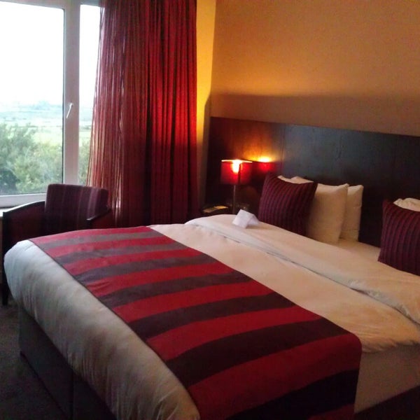 Foto tomada en Lough Rea Hotel &amp; Spa  por Agnes G. el 9/16/2013