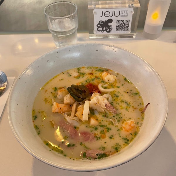 7/10/2022 tarihinde Jessica L.ziyaretçi tarafından Jeju Noodle Bar'de çekilen fotoğraf
