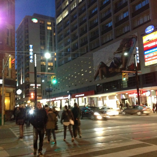 Shoppers Drug Mart Church and Wellesley 465 Yonge St