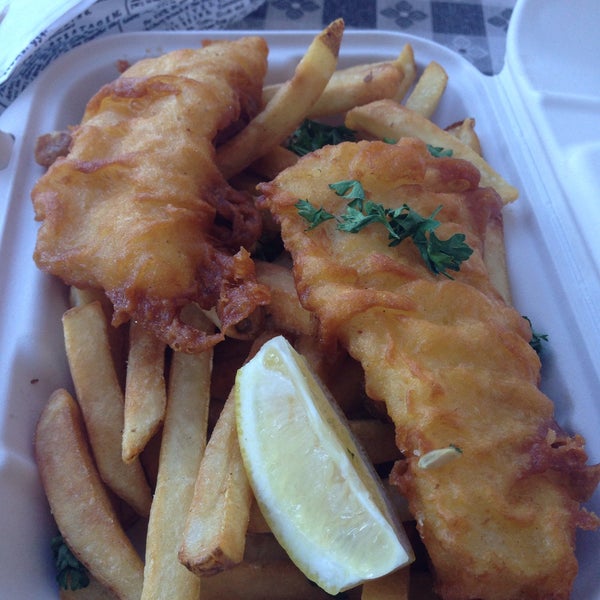 Photo taken at Fish &amp; Chips of Sausalito by Özge B. on 9/5/2015