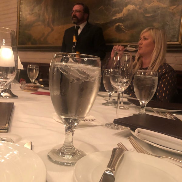 Das Foto wurde bei The Firehouse Restaurant von Joe B. am 12/5/2018 aufgenommen