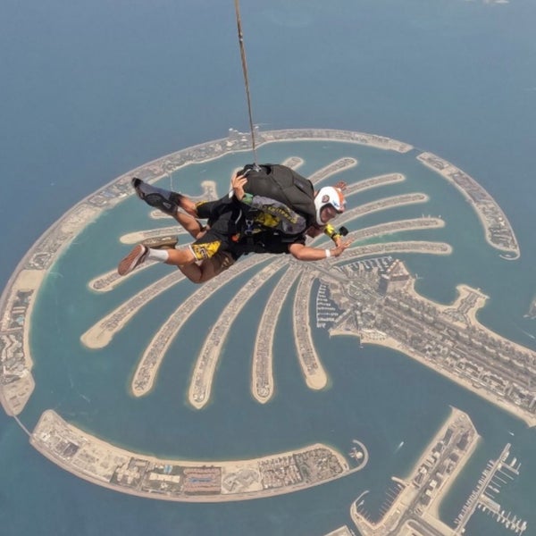 Photo taken at Skydive Dubai by ℕ𝔸𝕊𝕊𝔼ℝ ♐️ on 8/4/2023