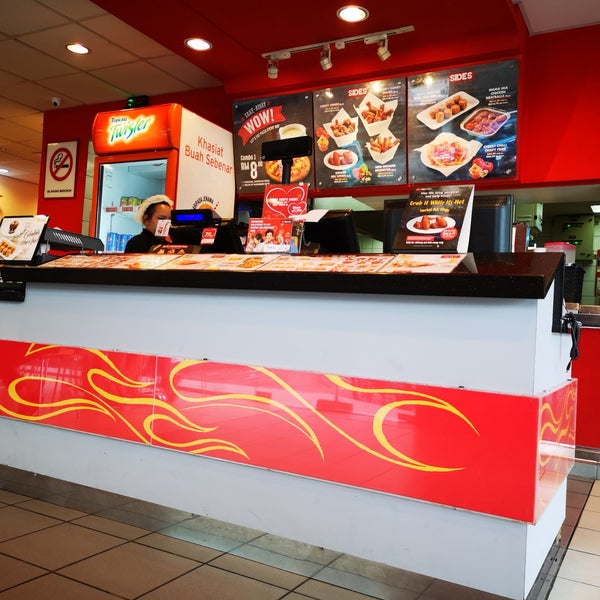 Pizza Hut Pizza Place In Kota Kinabalu