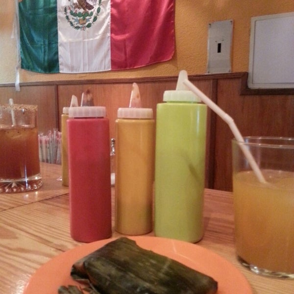 รูปภาพถ่ายที่ Tacos Chapultepec โดย auslanderj เมื่อ 8/27/2013