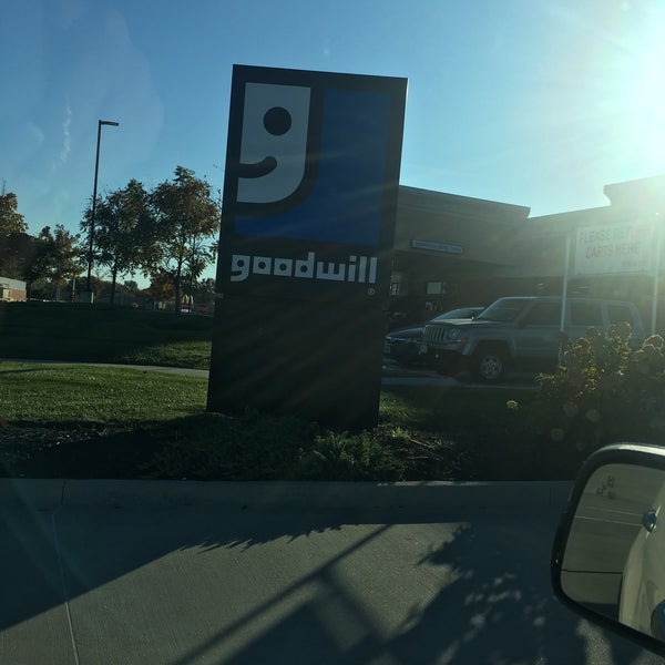 Goodwill Vintage and Thrift Store in Saint Charles