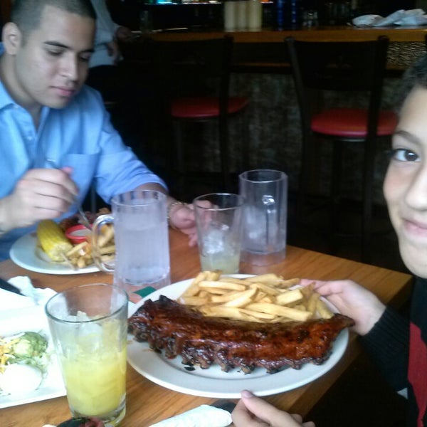Photo taken at Chili&#39;s Grill &amp; Bar by eureka305 on 4/20/2013