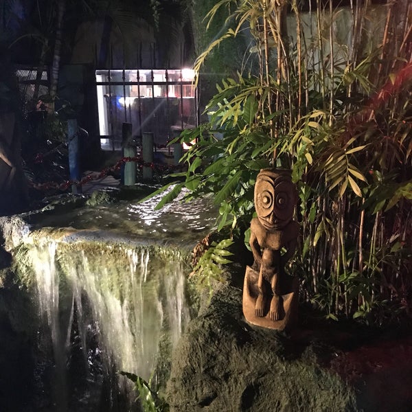Снимок сделан в Mai-Kai Restaurant and Polynesian Show пользователем Jared R. 12/15/2017