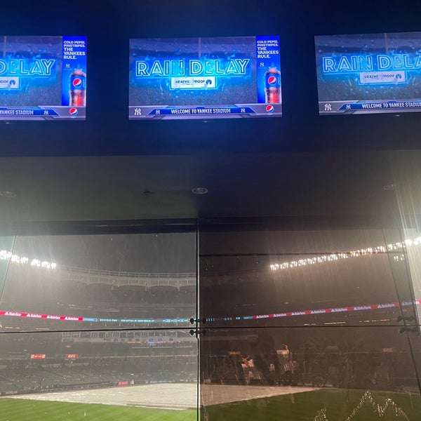 Mohegan Sun Sports Bar Sports Bar in Bronx